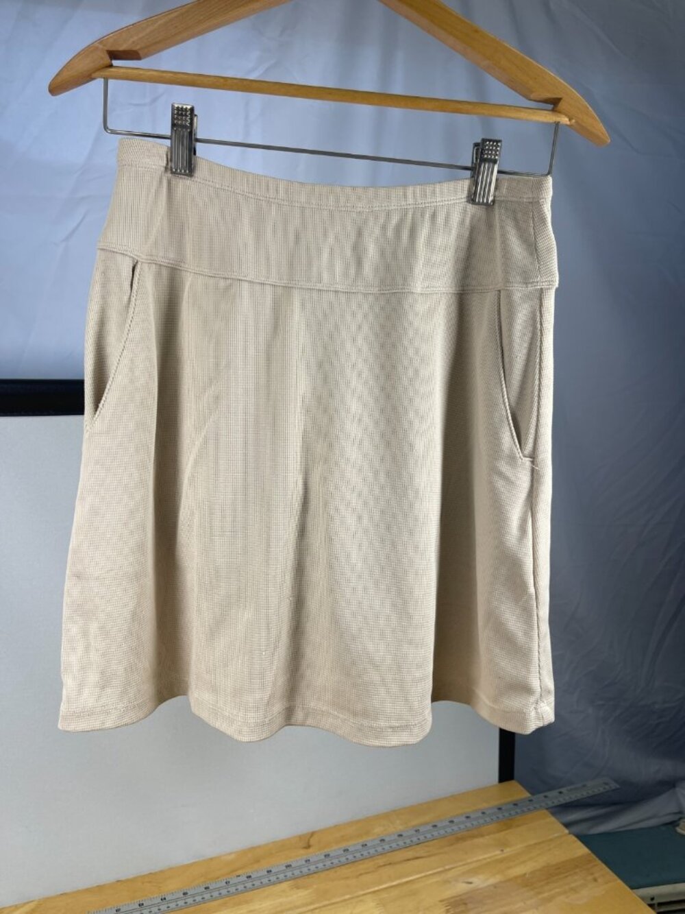 Tail Tech Womens Skort Size S Beige Golf Tennis Athletic Skirt Shorts Pockets
